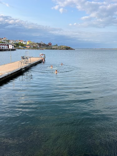 Badetur i Källö-Knippla